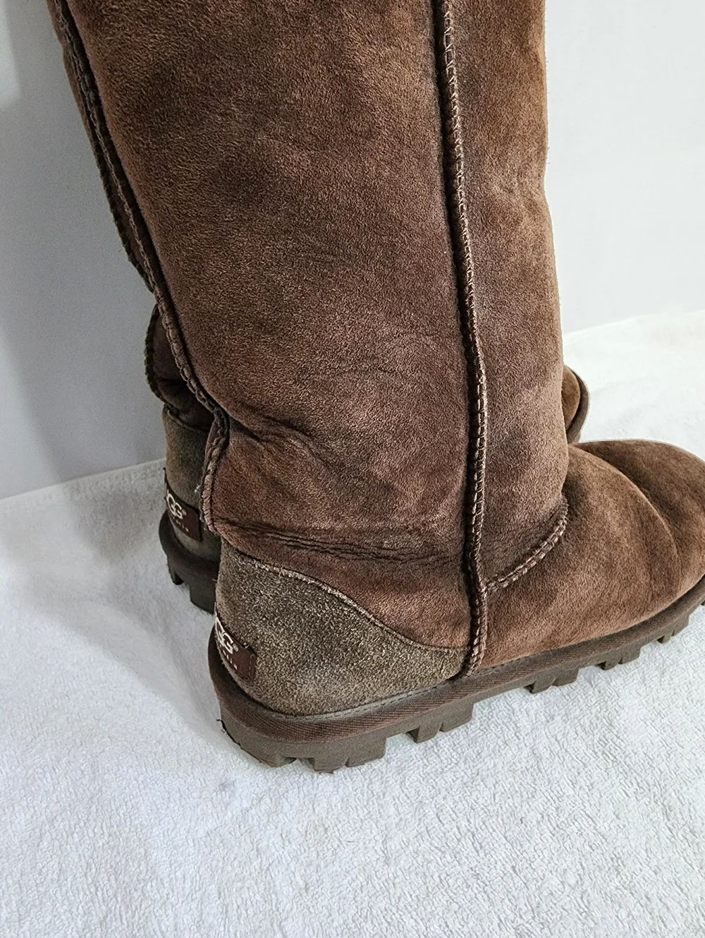 UGG Australia Classic Tall Boots Brown Sheepskin Womens Size 9